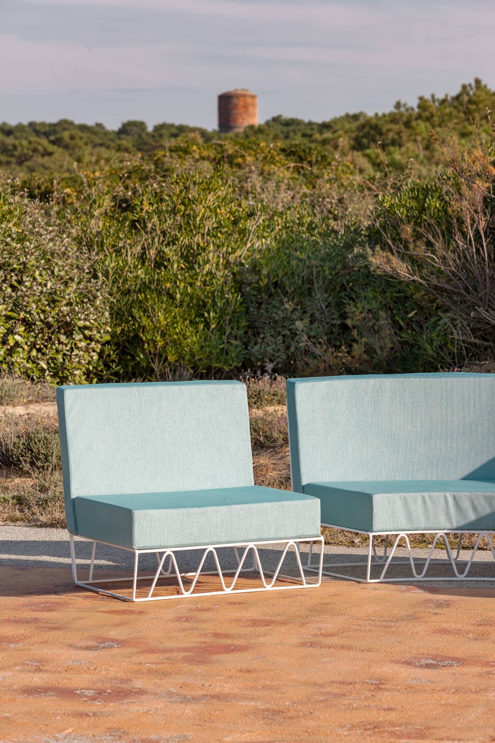 Lagarto straight sofa