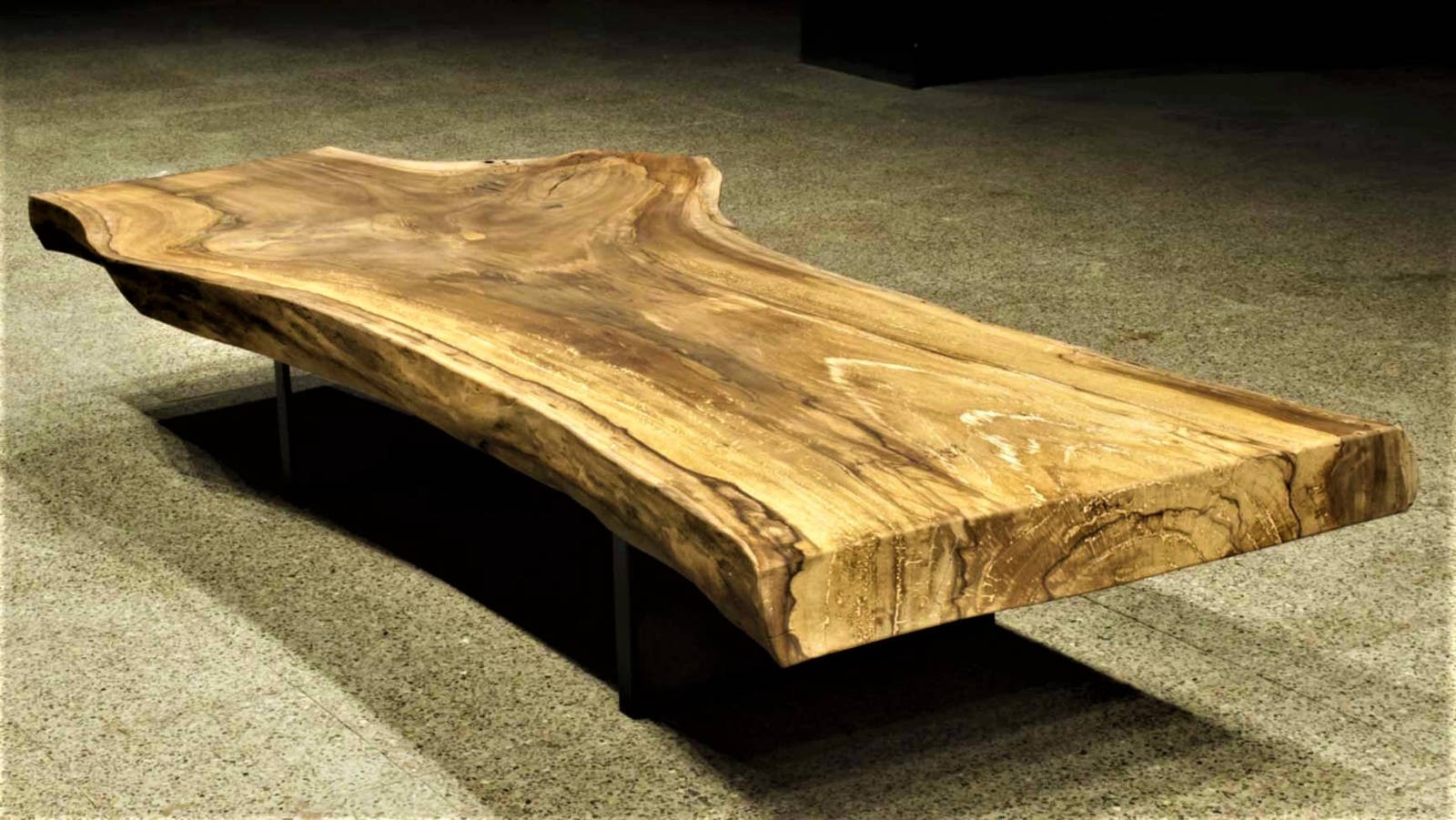 Mesa de tronco de nogal