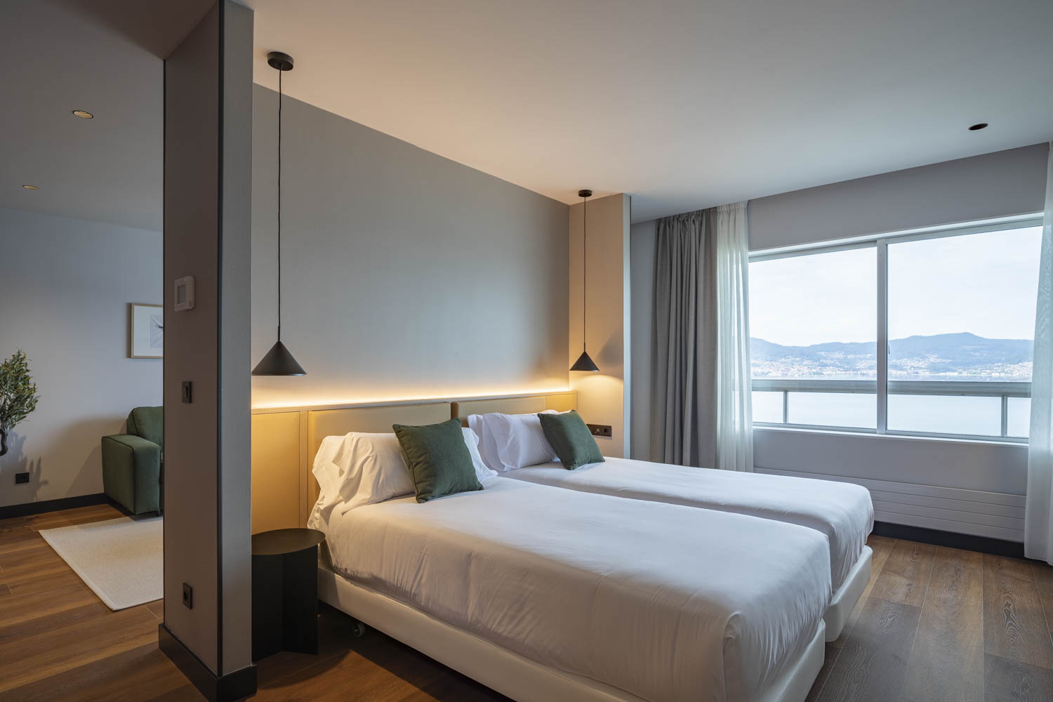 Cabecero de cama a medida_Hotel Bahía de Vigo (Galicia) Cabecero de cama a medida_Hotel Bahía de Vigo (Galicia)