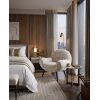 Butaca Alin en dormitorio moderno (contract)